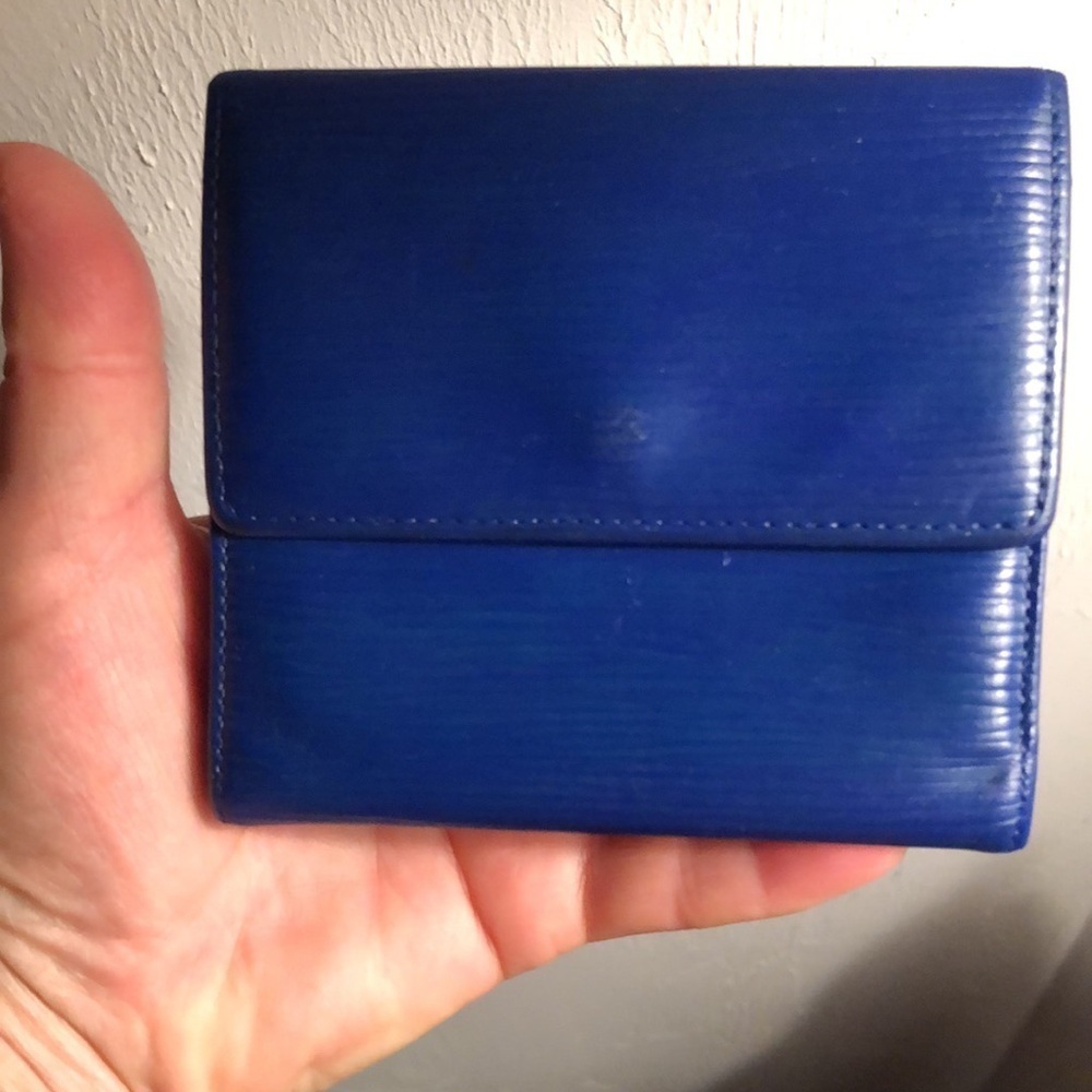 Louis Vuitton Blue Epi Bifold Wallet - Picture 2 of 9